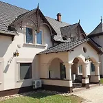 Pensionat Toelgyeserdo Birtok Szallas Es Rendezveny