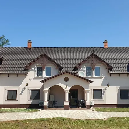 Toelgyeserdo Birtok Szallas Es Rendezveny Kaba