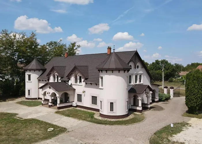 Toelgyeserdo Birtok Szallas Es Rendezveny 4* Kaba