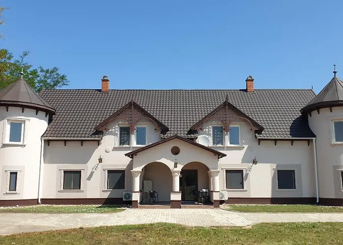 Toelgyeserdo Birtok Szallas Es Rendezveny Каба